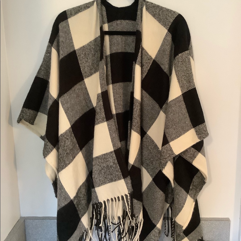 Ladies Cape plaid
